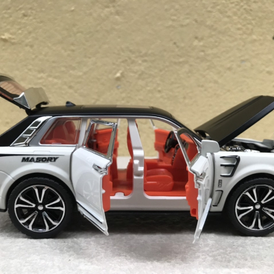 Mô hình xe Rolls-Royce Cullinan MANSORY  tỷ lệ 1:32