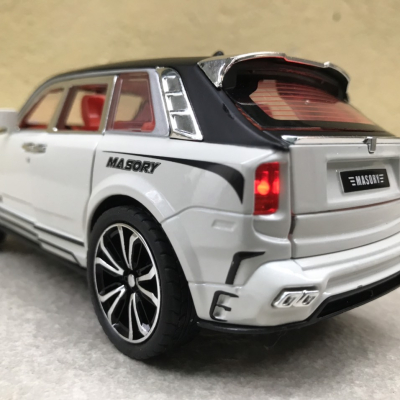 Mô hình xe Rolls-Royce Cullinan MANSORY  tỷ lệ 1:32