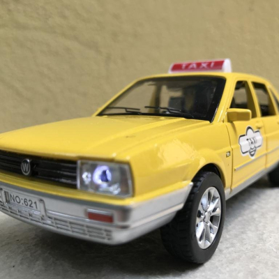 Mô hình xe TAXI Volkswagen SATANA tỷ lệ 1:32