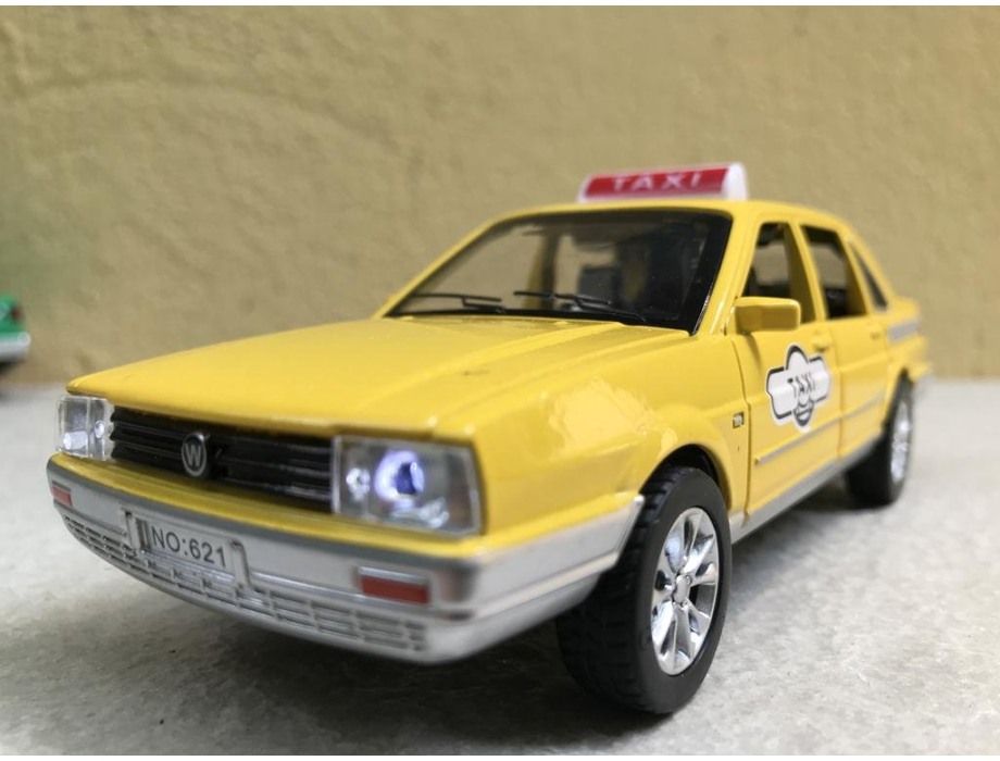 Mô hình xe TAXI Volkswagen SATANA tỷ lệ 1:32 Mô hình xe TAXI Volkswagen SATANA tỷ lệ 1:32