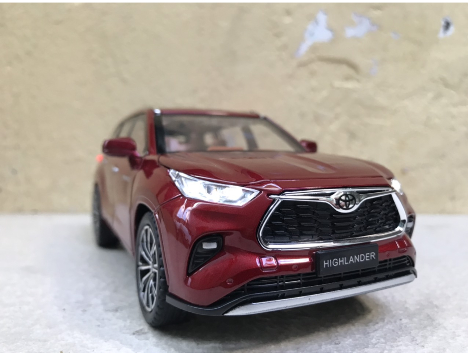 Mô hình xe TOYOTA Highlander Hybrid 2023 tỷ lệ 1:24 Mô hình xe TOYOTA Highlander Hybrid 2023 tỷ lệ 1:24