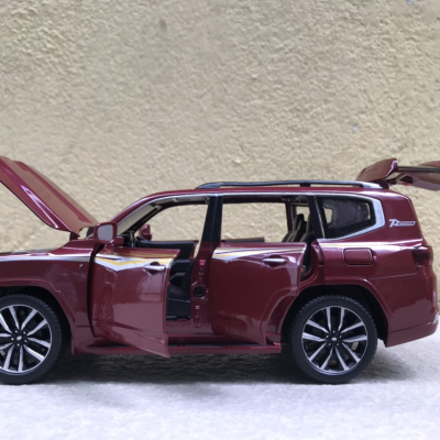 Mô hình xe TOYOTA land Cruiser LC300 2024 tỷ lệ 1:24