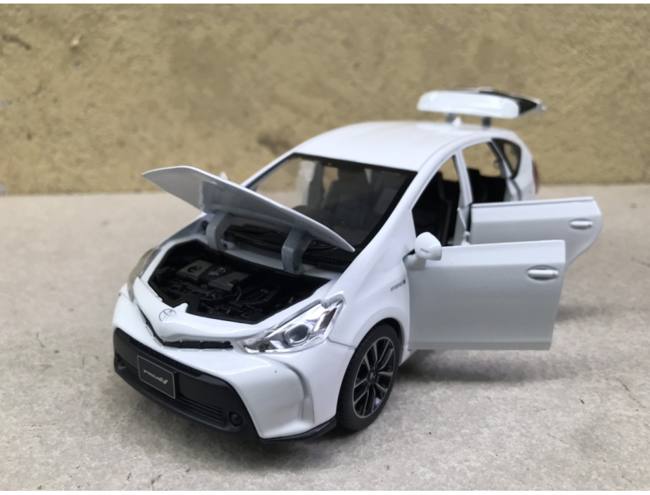 Mô hình xe TOYOTA Prius Alpha Hybrid tỷ lệ 1:32