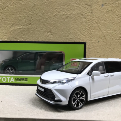 Mô hình xe TOYOTA SIENNA 2022 tỷ lệ 1:24