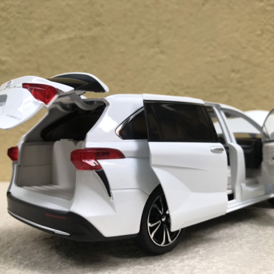 Mô hình xe TOYOTA SIENNA 2022 tỷ lệ 1:24