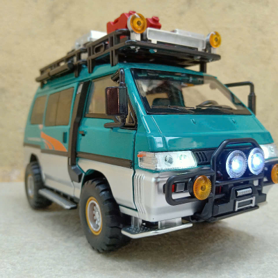 ​Xe mô hình Mitsubishi Delica Van tỷ lệ 1:24