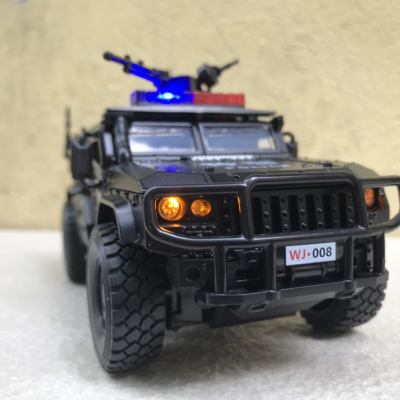 Mô hình xe Cảnh sát Swat Typhoon VDV tỷ lệ 1:32