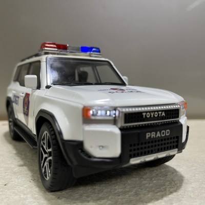 ​Mô hình xe land Cruiser PRADO LC250 CSGT tỷ lệ 1:24