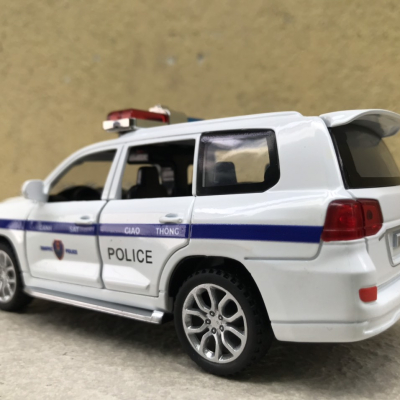 Mô hình xe Landcruiser Police CSGT VN tỷ lệ 1:32