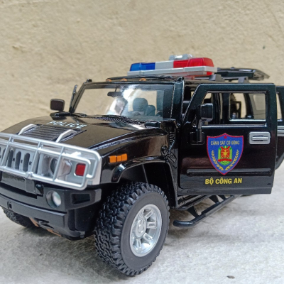 ​Mô hình xe Police CSCĐ VN HUMMER H2 tỷ lệ 1:24