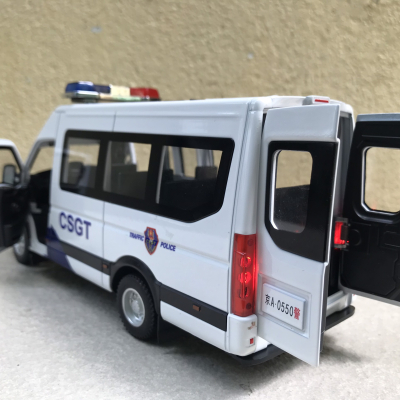 ​Mô hình xe Police CSGT IVECO tỷ lệ 1:24
