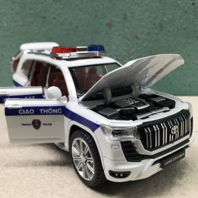 Mô hình xe Cảnh sát CSGT LandCruiser-Prado tỷ lệ 1:24