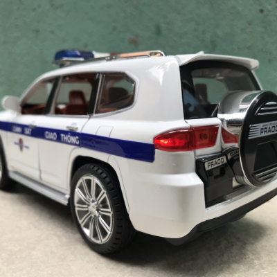 Mô hình xe Cảnh sát CSGT LandCruiser-Prado tỷ lệ 1:24
