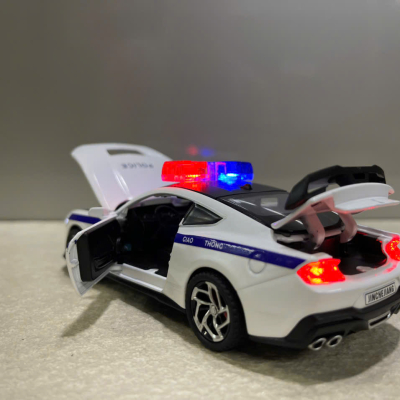​Mô hình xe Police Ford Mustang  CSGT 2026 tỷ lệ 1:32