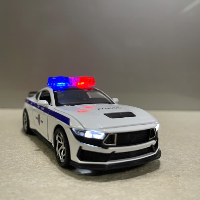 ​Mô hình xe Police Ford Mustang  CSGT 2026 tỷ lệ 1:32