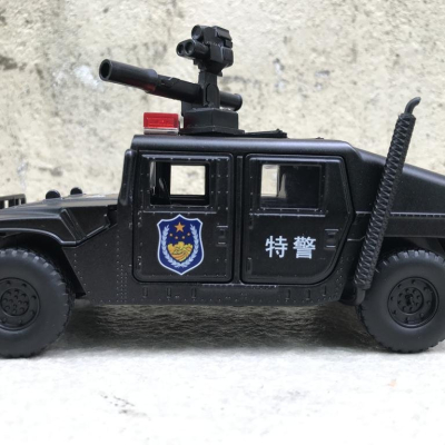 Mô hình xe Police Humvee tỷ lệ 1:32