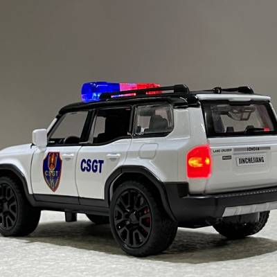 ​Mô hình xe Police Landcruiser Prado-LC250 CSGT VN 1:32