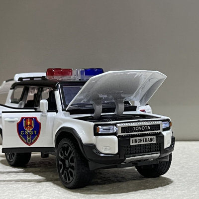 ​Mô hình xe Police Landcruiser Prado-LC250 CSGT VN 1:32