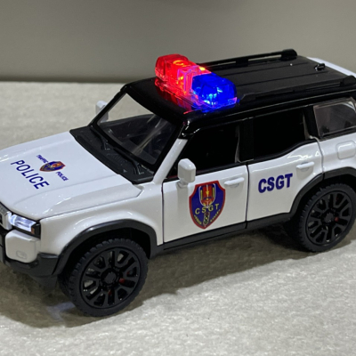 ​Mô hình xe Police Landcruiser Prado-LC250 CSGT VN 1:32