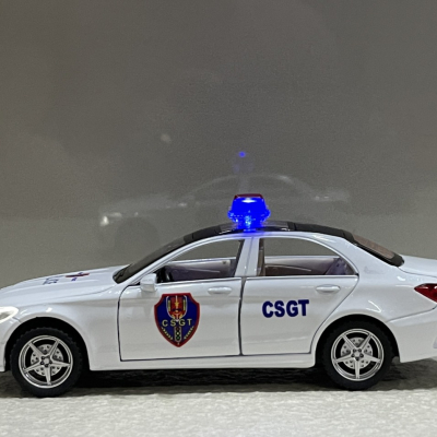 ​Mô hình xe Police Mercedes C260L-CSGT tỷ lệ 1:32