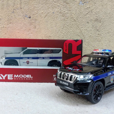 ​Mô hình xe Police Toyota Prado landCruiser CSCĐ 113 tỷ lệ1:24