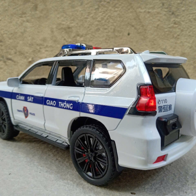 ​Mô hình xe Police Toyota Prado landCruiser CSGT tỷ lệ 1:24