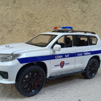 ​Mô hình xe Police Toyota Prado landCruiser CSGT tỷ lệ 1:24