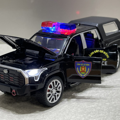 Mô hình xe Police Toyota TUNDRA CSCĐ 1:32 (XPTO32TUR)