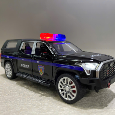 ​Mô hình xe Police Toyota TUNDRA CSCĐ 113  tỷ lệ 1:32