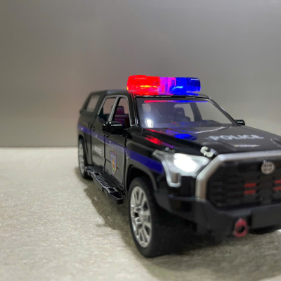 ​Mô hình xe Police Toyota TUNDRA CSCĐ 113  tỷ lệ 1:32