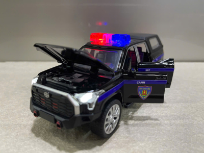 ​Mô hình xe Police Toyota TUNDRA CSCĐ 113  tỷ lệ 1:32