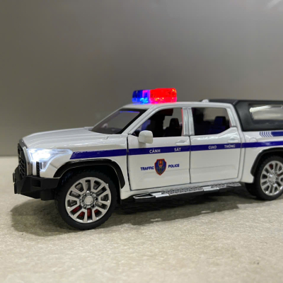 ​Mô hình xe Police Toyota TUNDRA CSGT 2026 tỷ lệ 1:32
