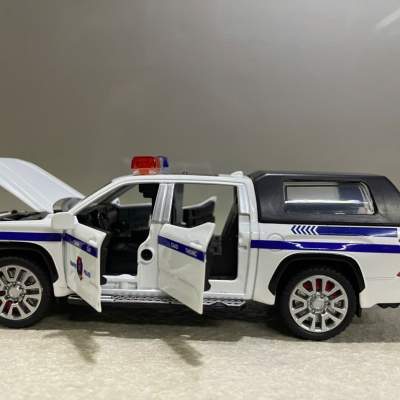 ​Mô hình xe Police Toyota TUNDRA CSGT 2026 tỷ lệ 1:32
