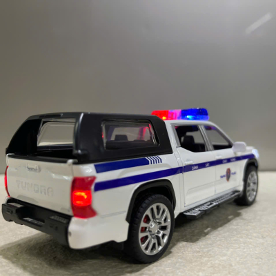 ​Mô hình xe Police Toyota TUNDRA CSGT 2026 tỷ lệ 1:32
