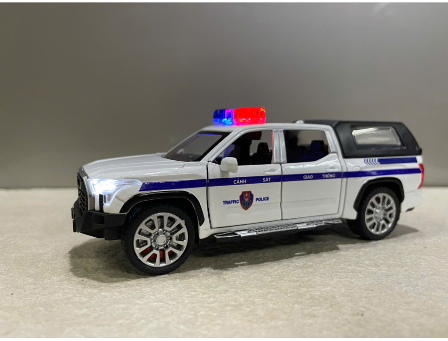 Mô hình xe Police Toyota TUNDRA CSGT 2026 tỷ lệ 1:32 Mô hình xe Police Toyota TUNDRA CSGT 2026 tỷ lệ 1:32