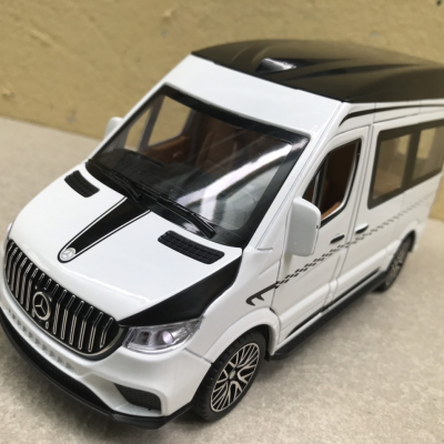 Mô hình xe Mercedes Sprinter Limuosine  tỷ lệ 1:24