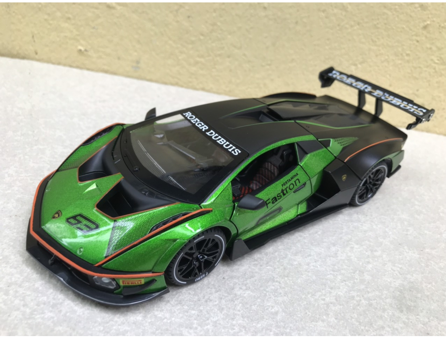 Mô hình siêu xe Lamborghini Essenza SCV12 tỷ lệ 1:24 Mô hình siêu xe Lamborghini Essenza SCV12 tỷ lệ 1:24