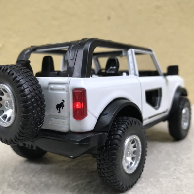 Mô hình xe FORD bronco convertible 2021  tỷ lệ 1:32