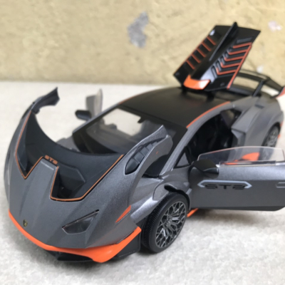Mô hình xe Lamborghini Rambo Huracan STO tỷ lệ 1:32