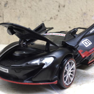 Mô hình xe ô tô Mclaren P1 GTR tỷ lệ 1:32