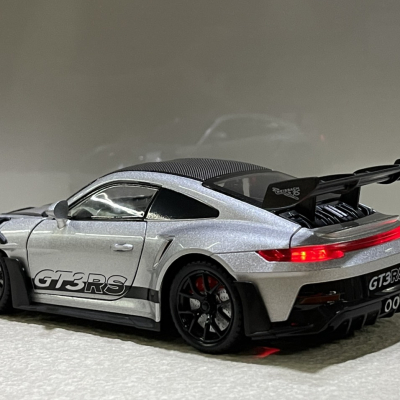 ​Mô hình xe Porsche 911-GT3 tỷ lệ 1:24