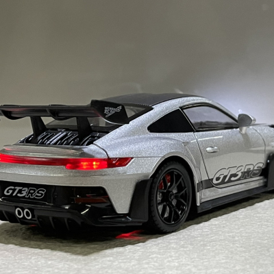 ​Mô hình xe Porsche 911-GT3 tỷ lệ 1:24
