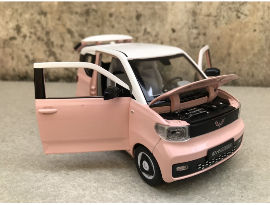 Mô hình xe Ô tô điện Wuling Hongquang MiniEV tỷ lệ 1:24