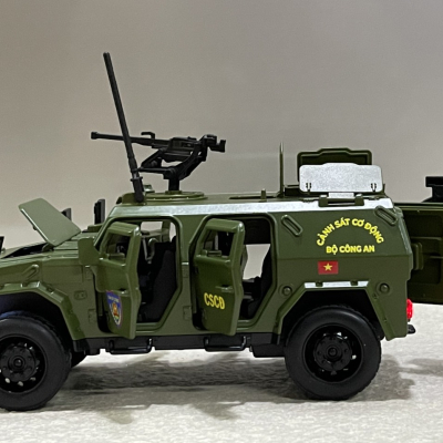 ​Mô hình xe Cảnh Sát Cơ Động M-TERRAIN Dongfeng tỷ lệ 1:32