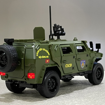 ​Mô hình xe Cảnh Sát Cơ Động M-TERRAIN Dongfeng tỷ lệ 1:32