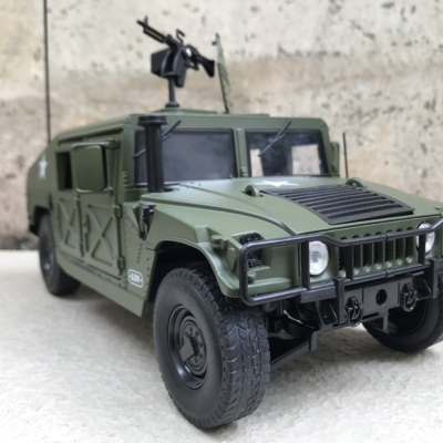 Mô hình xe quân sự HUMVEE tỷ lệ 1:18