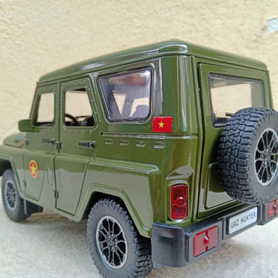 Mô hình Xe Quân Sự UAZ- 469 Hunter tỷ lệ 1:18