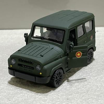 ​Mô hình xe Quân sự UAZ-469 QĐND VN tỷ lệ 1:36