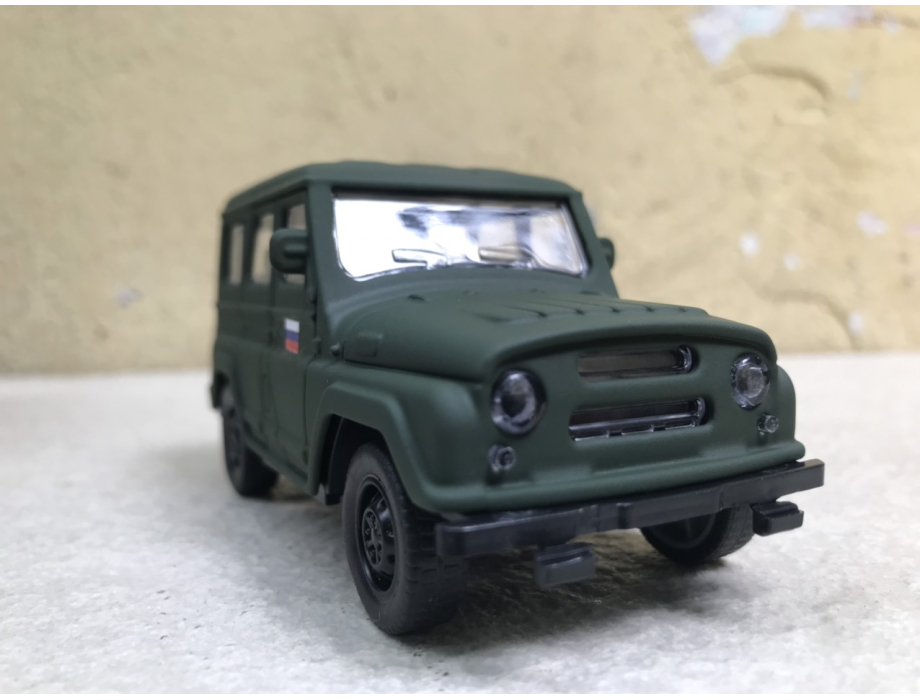 Mô hình xe Quân sự UAZ-469 Việt Nam  tỷ lệ 1:36