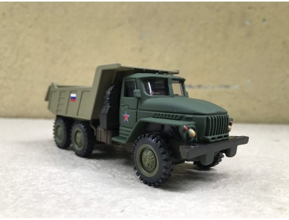 Mô hình xe quân sự Ural 4320 tải thùng tỷ lệ 1:72 Mô hình xe quân sự Ural 4320 tải thùng tỷ lệ 1:72